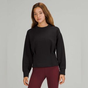 Lululemon size 10 Gathered Waist Crewneck Pullover Black